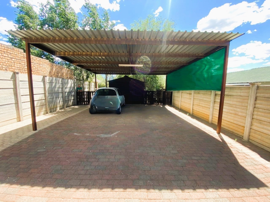 2 Bedroom Property for Sale in Pellissier Free State